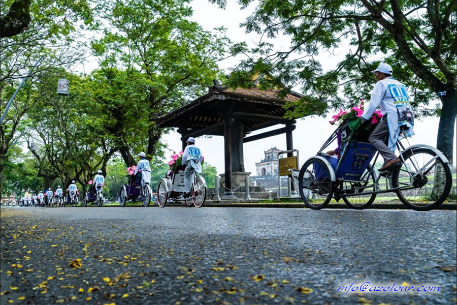 Cycle around the city